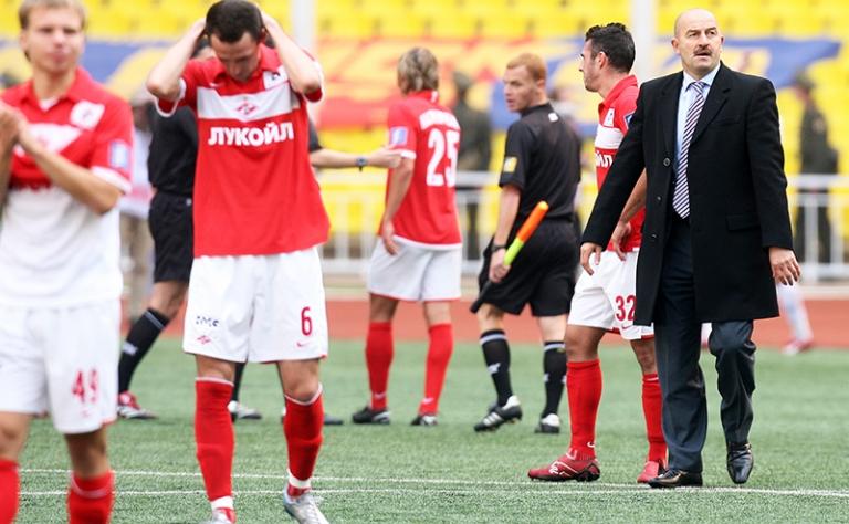На фото: главный тренер московского «Спартака» Станислав Черчесов, 2008 год.