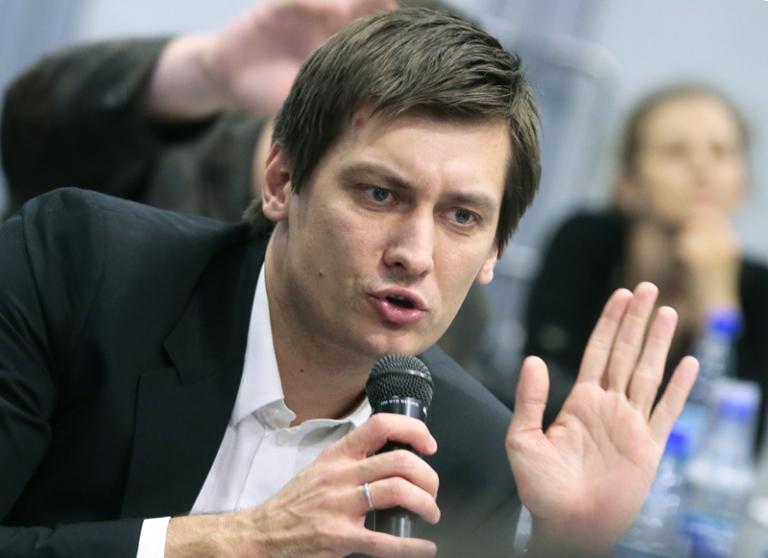 На фото: политик Дмитрий Гудков
