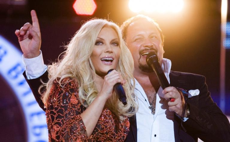 На фото: Певцы Таисия Повалий и Стас Михайлов, 2010 год.