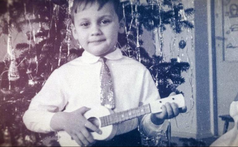 На фото: Стас Михайлов в детстве