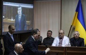 На фото: Святошинский суд Киева заслушал бывшего президента Украины Виктора Януковича по делу о "евромайдане", 2016