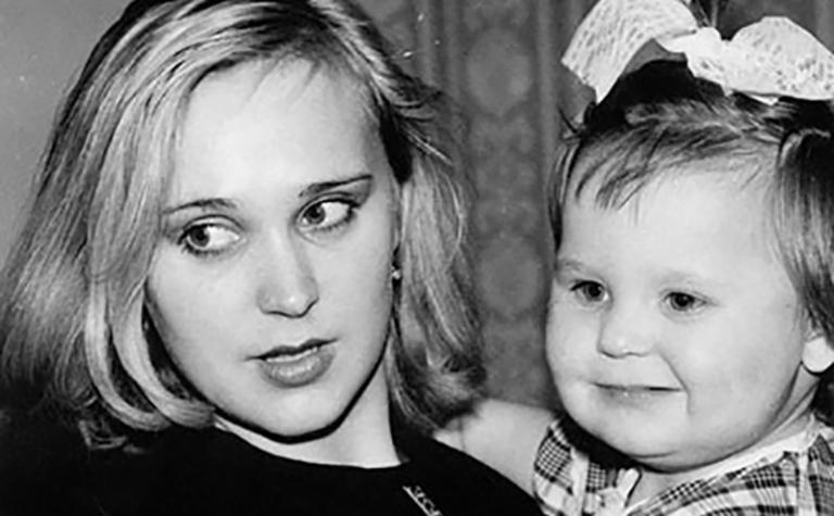 На фото: Пелагея с мамой