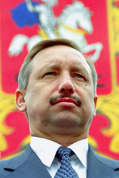 На фото: Александр Беглов назначен исполняющим обязанности губернатора Санкт-Петербурга. До этого времени 47-летний А.Беглов был заместителем губернатора, руководителем канцелярии городского правительства. А.Беглов возглавляет Петербургское отделение партии "Единая Россия", 2003 год
