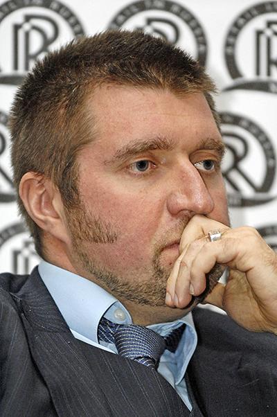 На фото: управляющий партнер Management Development Group Inc Дмитрий Потапенко на XIII ежегодном саммите "Торговля в России", 2009 год