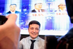 На фото: кандидат на пост президента Украины Владимир Зеленский во время оглашения предварительных результатов первого тура голования на выборах президента Украины, 31 марта 2019 года