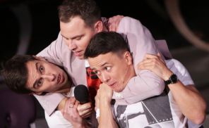 На фото: резиденты Comedy Club Алексей Смирнов, Антон Иванов и Илья Соболев (слева направо) на съемках комедийного шоу Comedy Club
