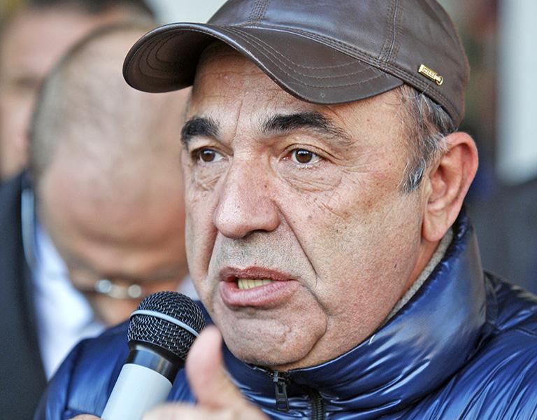 На фото: Вадим Рабинович во время акции в поддержку Израиля в Киеве