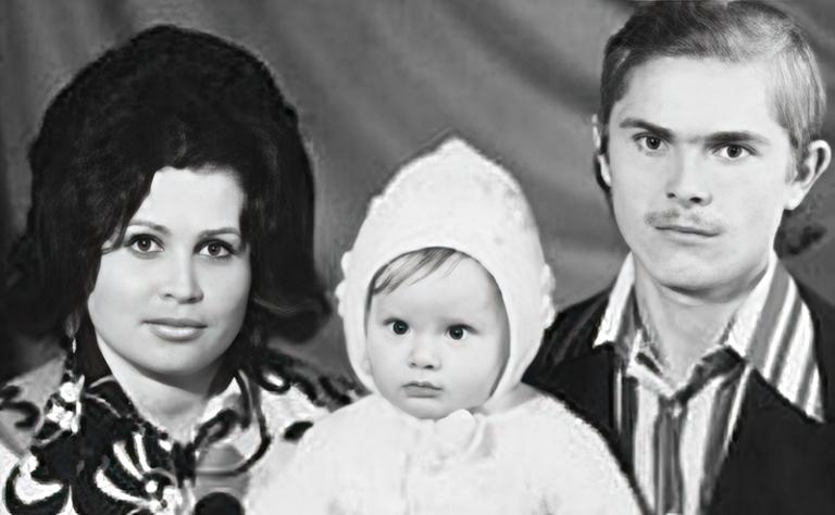 На фото: Дана Борисова с родителями