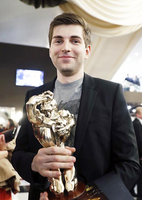 На фото: телеведущий Дмитрий Борисов, получивший премию в номинации "Ведущий информационной программы", после церемонии вручения премии "ТЭФИ - 2017"