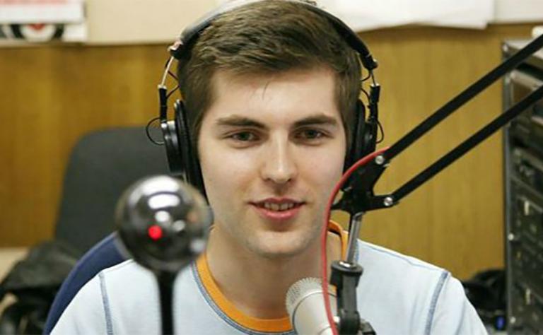 На фото: молодой Дмитрий Борисов на радио «Эхо Москвы»