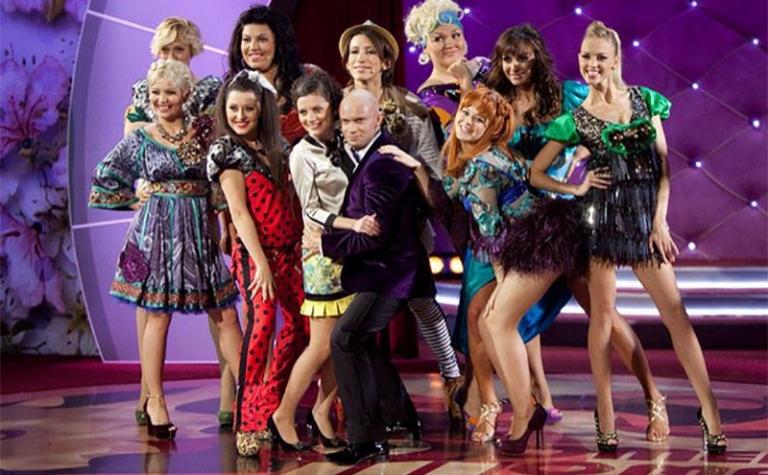 На фото: Наталья Медведева в составе «Comedy Woman»