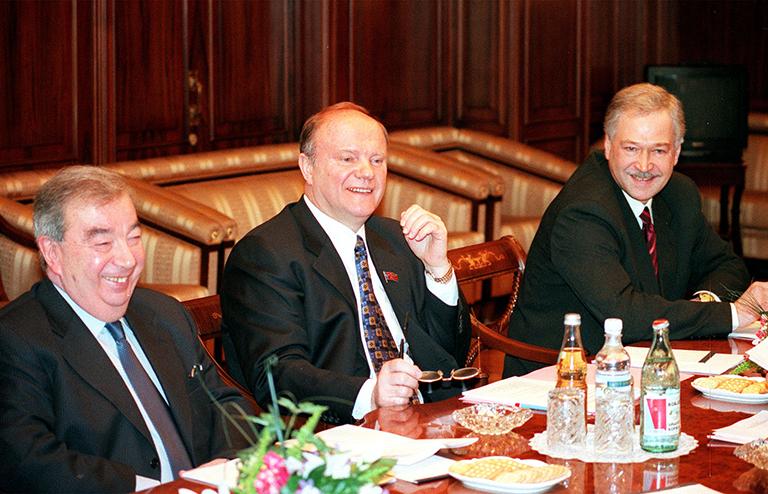 На фото: Евгений Примаков (ОВР), Геннадий Зюганов (КПРФ), Борис Грызлов (блок "Единство"), 2000