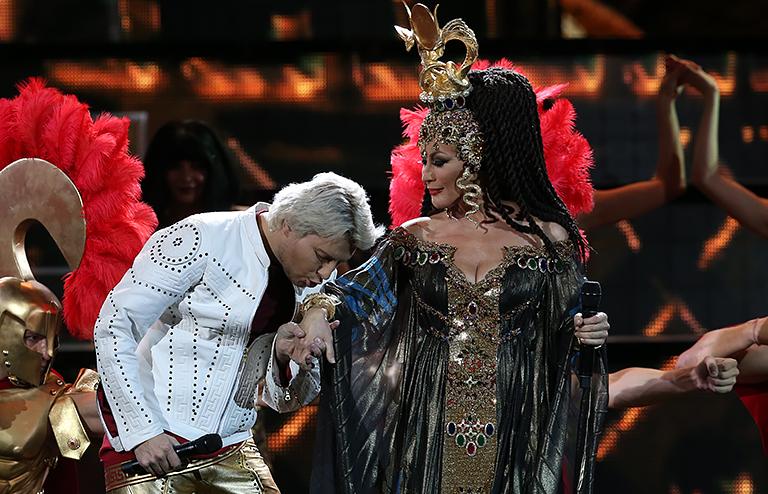 На фото: певец Николай Басков и певица Таисия Повалий во время шоу "Игра" в Государственном Кремлевском дворце, 2015