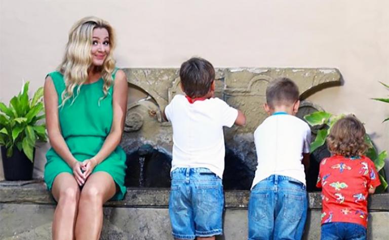 На фото: Мария Кожевникова с сыновьями