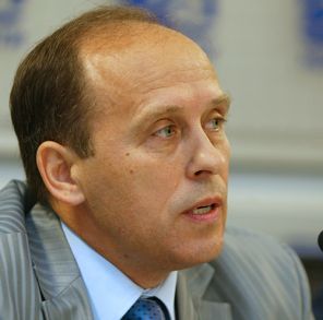 На фото: руководитель службы экономической безопасности ФСБ России Александр Бортников, 2006