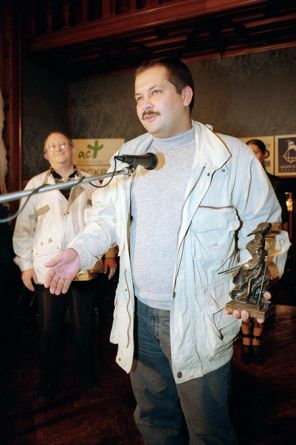 На фото: московский писатель-фантаст Сергей Лукьяненко, 1999