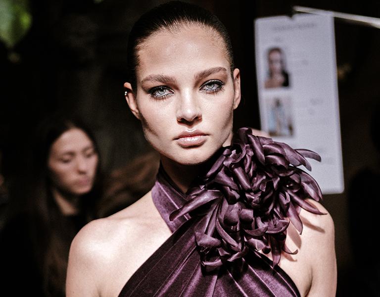 На офто: неделя моды в Париже. Дефиле шоу Зухайра Мурада. Алеся Кафельникова, 2023