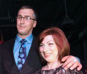 На фото: телеведущая, владелец агентства знакомств Роза Сябитова и бизнесмен Юрий Андреев, 2012