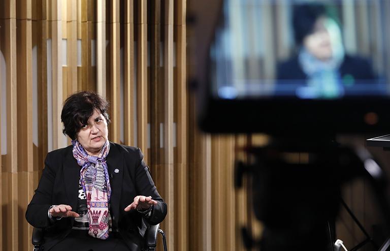 На фото: специальный представитель ВОЗ в России Мелита Вуйнович во время интервью, 2020