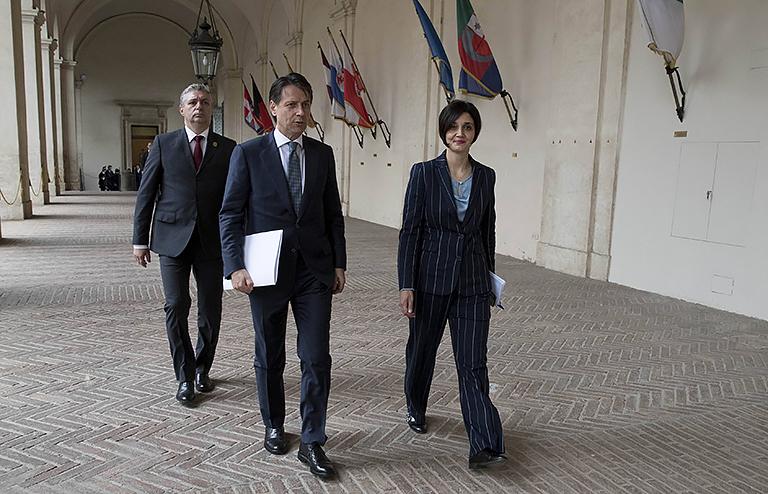На фото: Джузеппе Конте прибывает в Квиринале для встречи с Президентом Республики