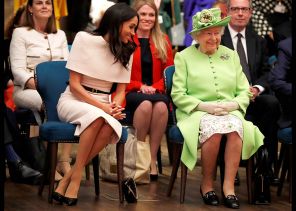 На фото: королева Великобритании Елизавета II и герцогиня Сассекская Меган, 2018