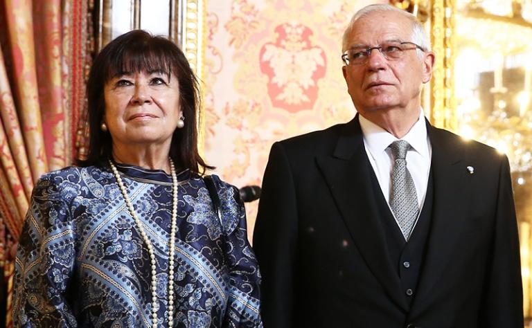 На фото: Жозеп Боррель и его вторая жена Кристина Нарбона l