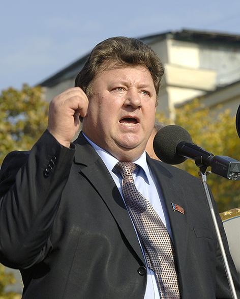 На фото: заместитель председателя КПРФ Владимир Кашин во время выступления перед участниками акции протеста на Славянской площади, проведенной активистами КПРФ под лозунгом «Нет — социальному геноциду», 2007 год.