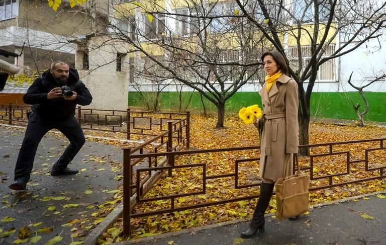 Молдавия. Кишинев. 13 ноября 2016. Кандидат в президенты Молдавии от партии "Действие и солидарность" Майя Санду после голосования на одном из избирательных участков города (второй тур президентских выборов).