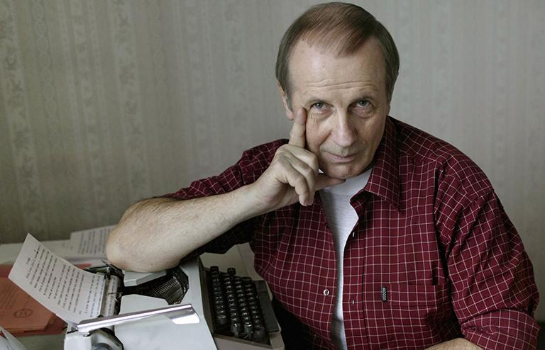 На фото: писатель Михаил Веллер