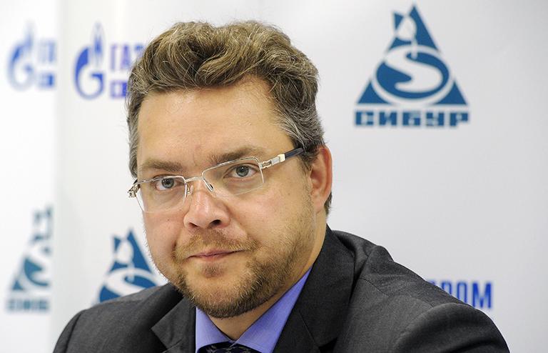 На фото: первый заместитель губернатора Ямало-Ненецкого автономного округа Владимир Владимиров на церемонии подписания соглашения между компаниями "СИБУР" и "Газпром нефть" 