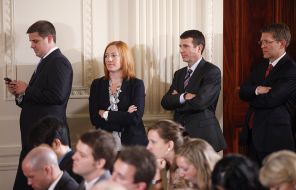 На фото: пресс-секретарь президента США Б.Обамы Дженнифер Псаки (вторая слева) во время его пресс-конференции в Белом доме, 2011