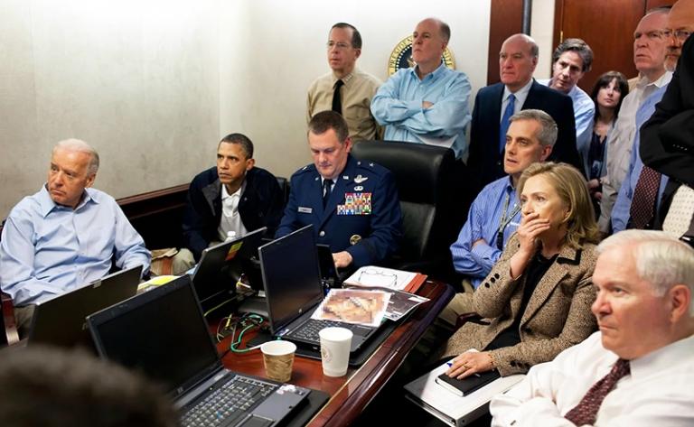 В 2002-2008 годах руководил аппаратом демократической фракции комитета Сената США по международным отношениям. Его членом был Барак Обама, а председателем — Джозеф Байден