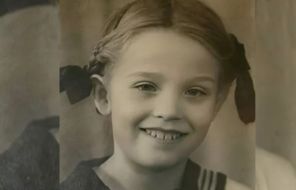 На фото: Светлана Светличная в детстве