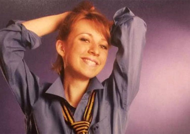 Мария захарова в 1998 году начала карьеру в МИД