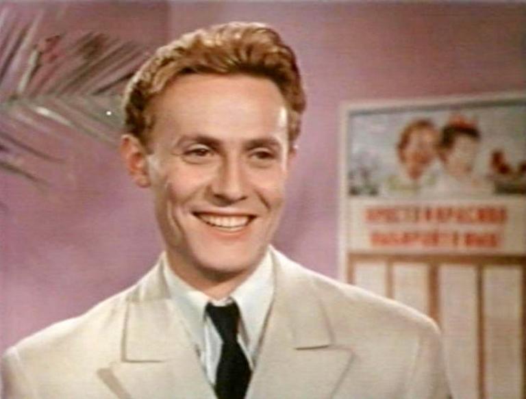 На фото: Юрий Соломин в фильме "Бессонная ночь", 1960 год.