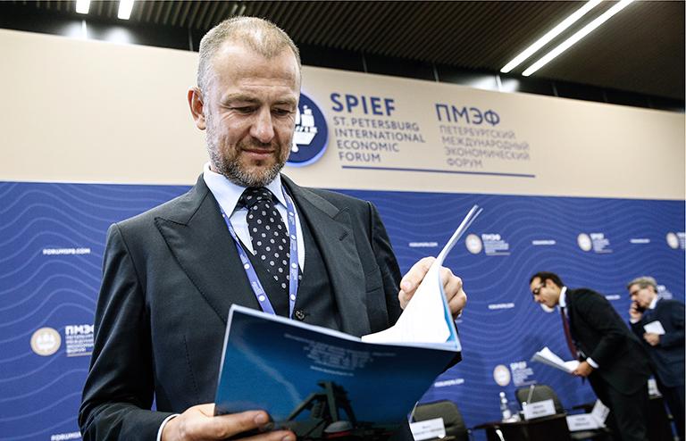 На фото: основной бенефициар EuroChem Group AG Андрей Мельниченко во время делового круглого стола "Россия — Италия, 2016 год