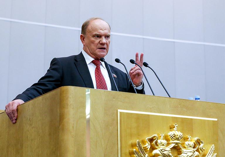 Депутат Госдумы РФ, лидер КПРФ Геннадий Зюганов во время пленарного заседания Государственной думы