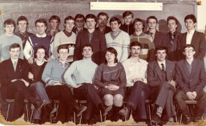 Студенты юридического факультета ОмГУ выпуска 1990 года: Герман Греф (нижний ряд, первый слева)