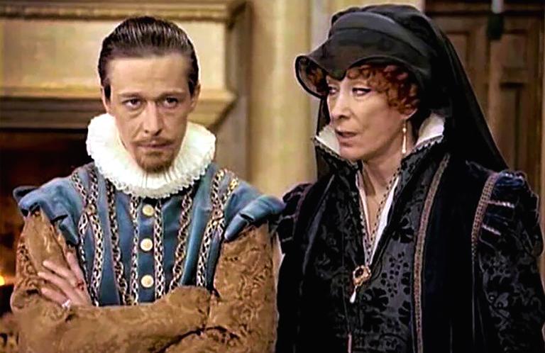 На фото: Екатерина Васильева в роли Екатерина Медичи в сериале "Королева Марго", 1996 год.