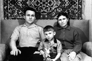 Юрий Лоза с родителями