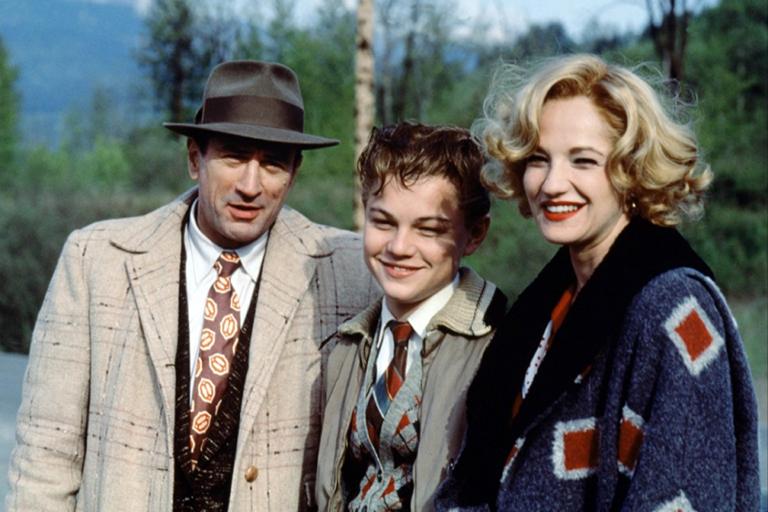 кадр из фильма "Жизнь этого парня". Леонардо ДиКаприо, Эллен Баркин и Роберт Де Ниро