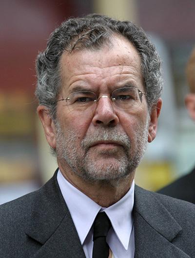 На фото: Александр Ван дер Беллен, 2008 год 