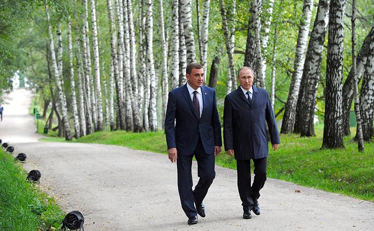 Алексей Дюмин и президент России Владимир Путин (слева направо)