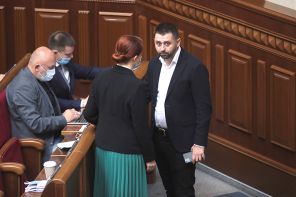 На фото: народный депутат Украины Давид Арахамия на снимке во время заседания парламента, Киев, столица Украины, 2020 год