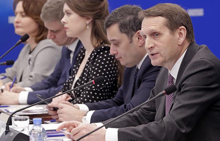На фото: руководитель Службы внешней разведки РФ Сергей Нарышкин, заместитель председателя комитета Госдумы РФ по безопасности и противодействию коррупции Александр Хинштейн, 2020