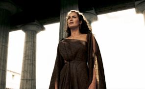 Лина Хиди получила роль в фильме «300 спартанцев» (2006), где сыграла супругу царя Спарты, королеву Горго.