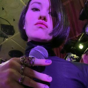 На фото: Айгель Гайсина – певица, поэтесса и участница электронного хип-хоп-дуэта «Аигел»