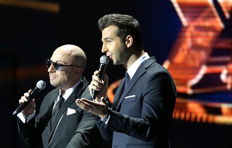 Ведущие Дмитрий Нагиев и Иван Ургант (слева направо) на церемонии вручения ежегодной музыкальной премии "Золотой граммофон-2014"