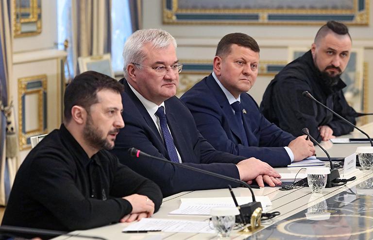 На фото: президент Украины Владимир Зеленский, министр иностранных дел Украины Андрей Сибига, 2025