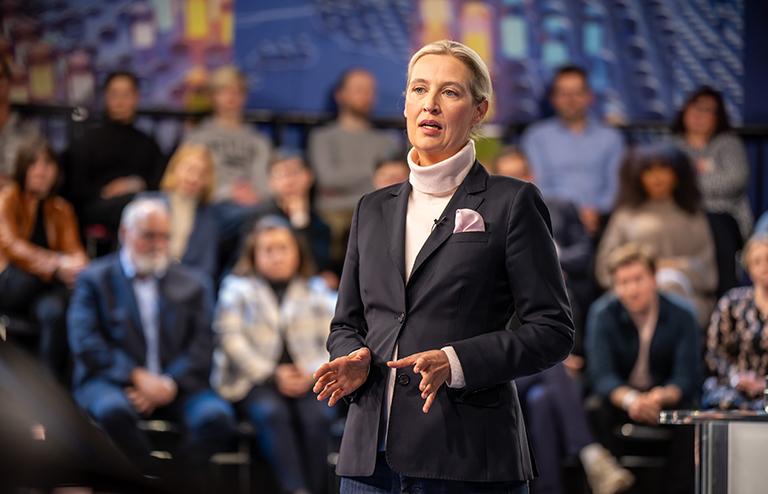 На фото: Алиса Вадаль, кандидат в канцлеры от AfD, 2025